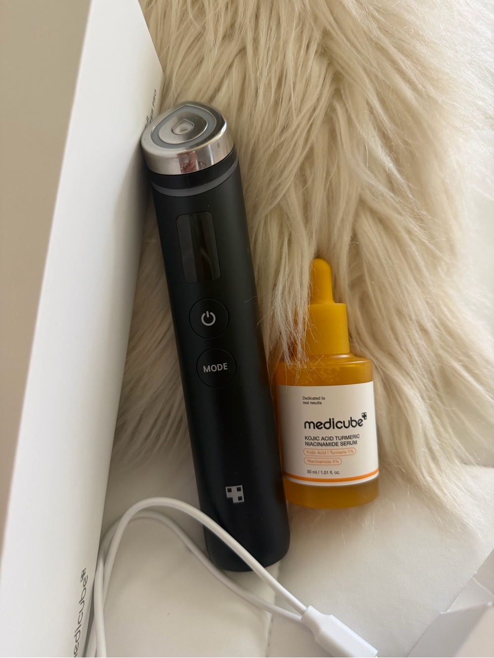 Medicube Facial Device Bundle in Black with Yellow Serum - Picture 2 of 2